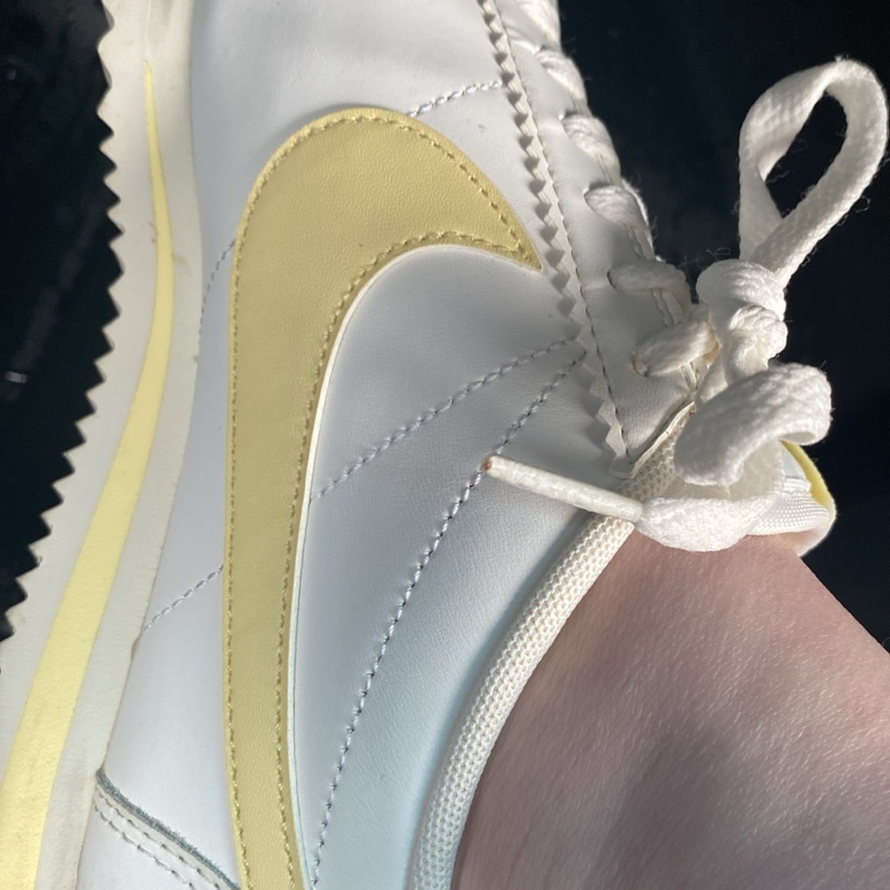 Nike Women’s White Sneakers with Pale Yellow Swoosh - Picture 6 of 6